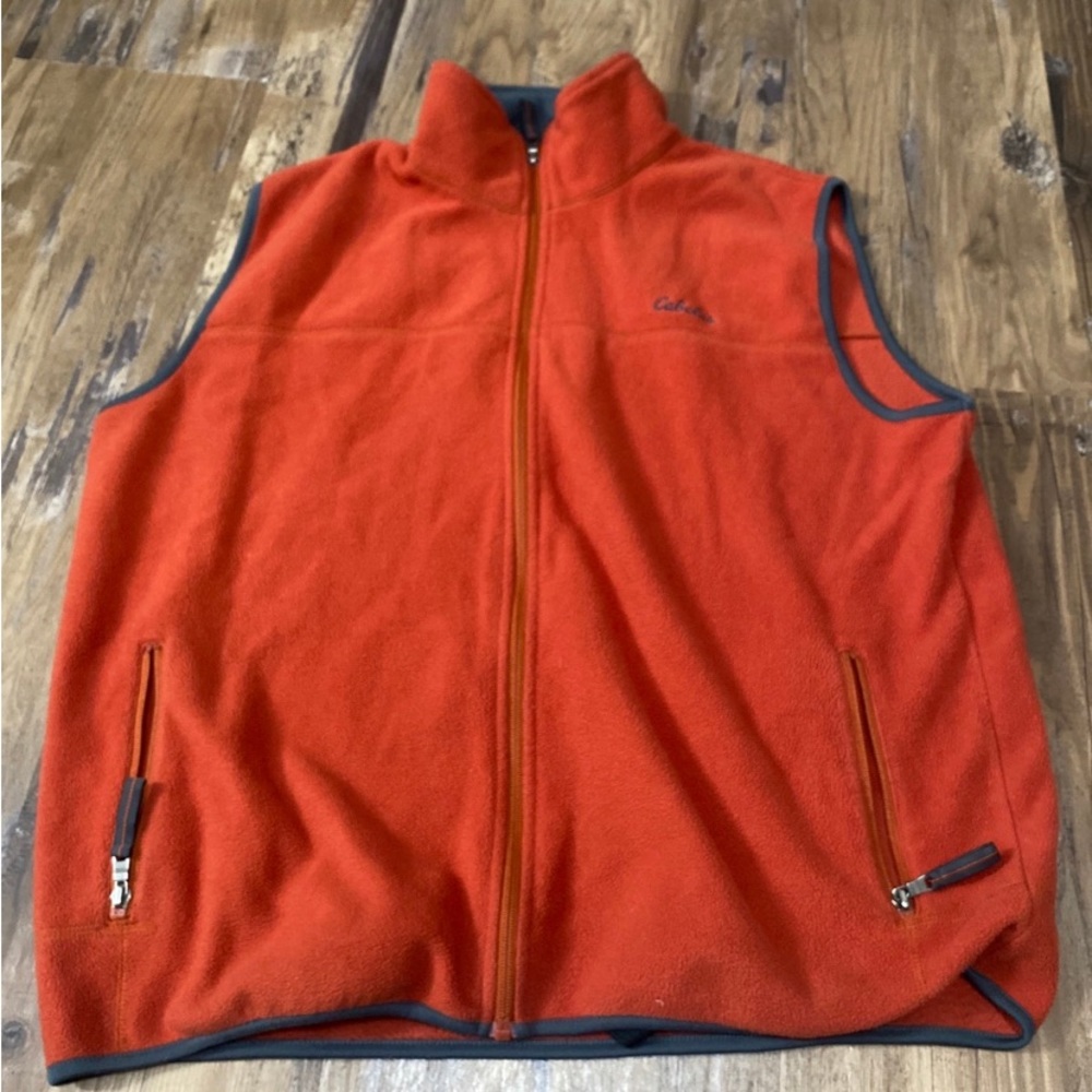 like new cabellas fleece vest size large